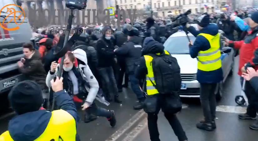 Több mint ezer tüntetőt vettek őrizetbe a rendőrök Oroszország-szerte