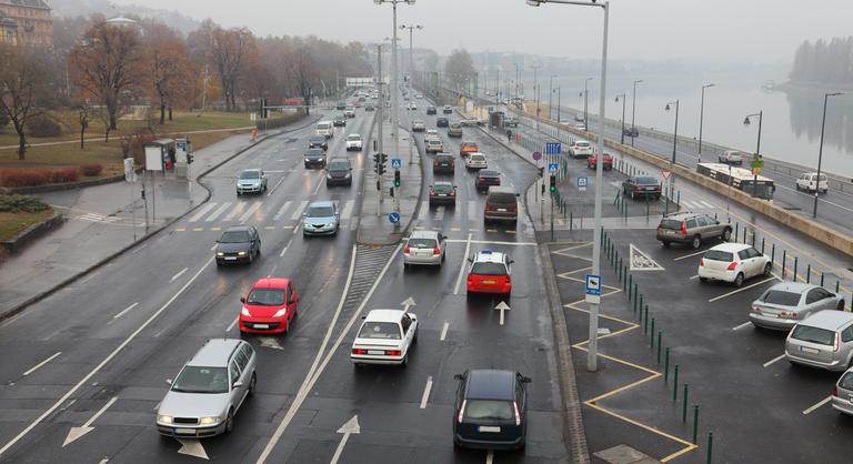 Ezt a kiskaput senki nem mondja el az ingyenes jogsiról, pedig teljesen legális