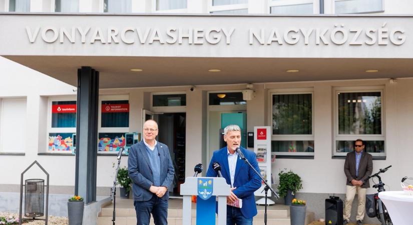 Megjelent Magyarország első önkormányzati csetbotja