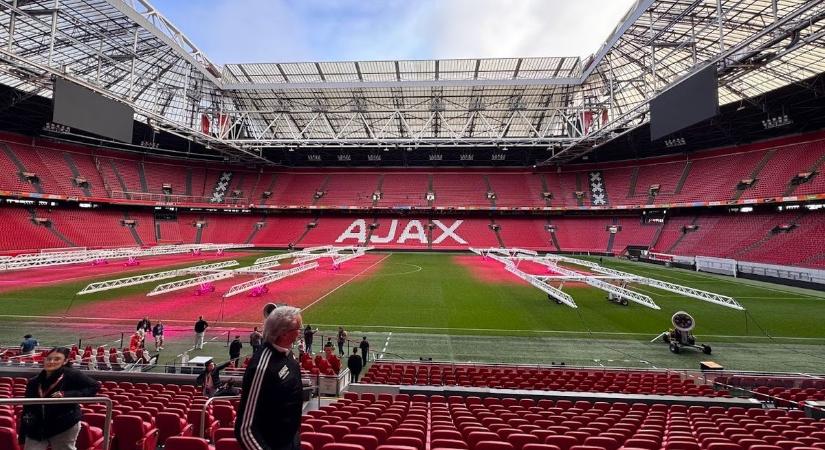 Elképesztő, mi történik az autók akkumulátoraival ebben a stadionban