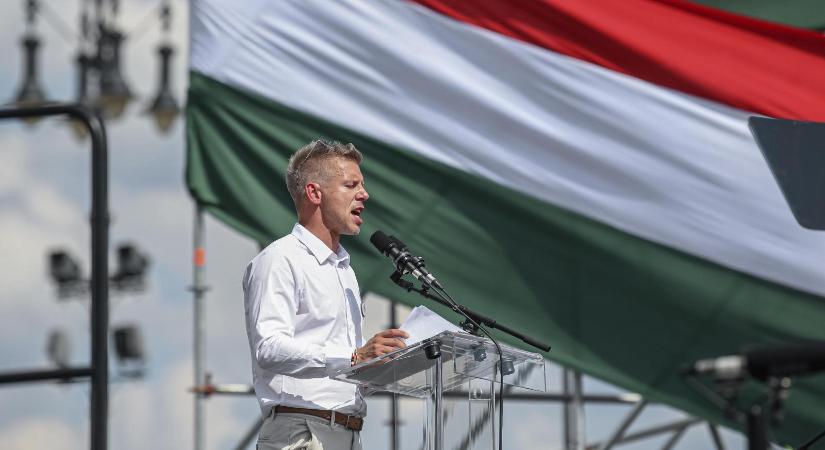 Megtiltották Magyar Péternek, hogy a Műcsarnok lépcsőjéről mondhasson beszédet október 23-án