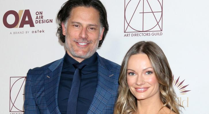 Joe Manganiello eljegyezte az új barátnőjét