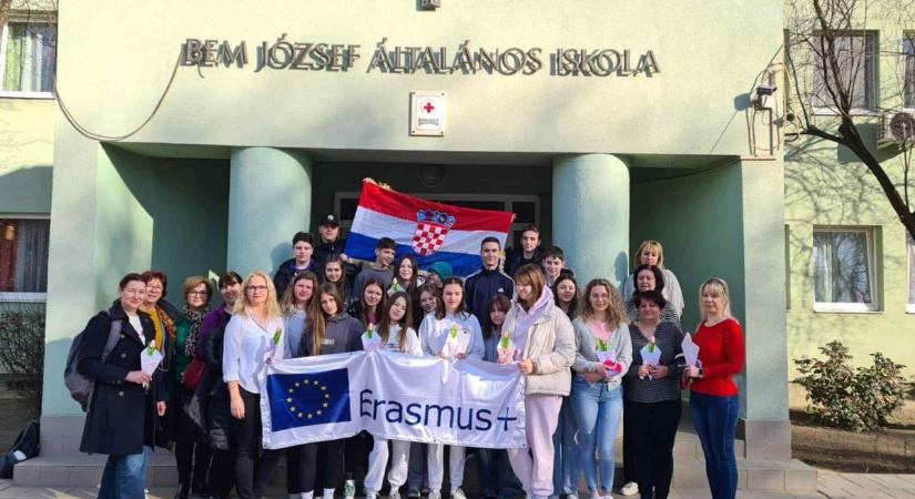 Nyelvi hagyományból nemzetközi sikertörténet – Erasmus a Nyíregyházi Bem József Általános Iskolában