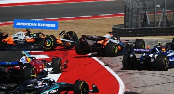 Verstappen nyert, a McLarenek kiestek az austini F1-es sprinten