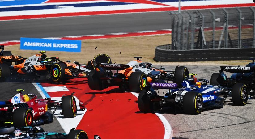 Dráma, ütköztek a McLarenek az F1-sprinten