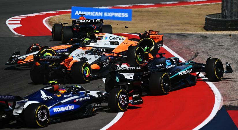 A két McLaren kiütötte egymást, Verstapenné lett a sprintgyőzelem Austinban