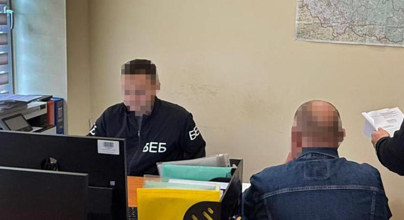 Kárpátalján vádat emelnek egy vállalat vezetője ellen faanyag csempészete miatt