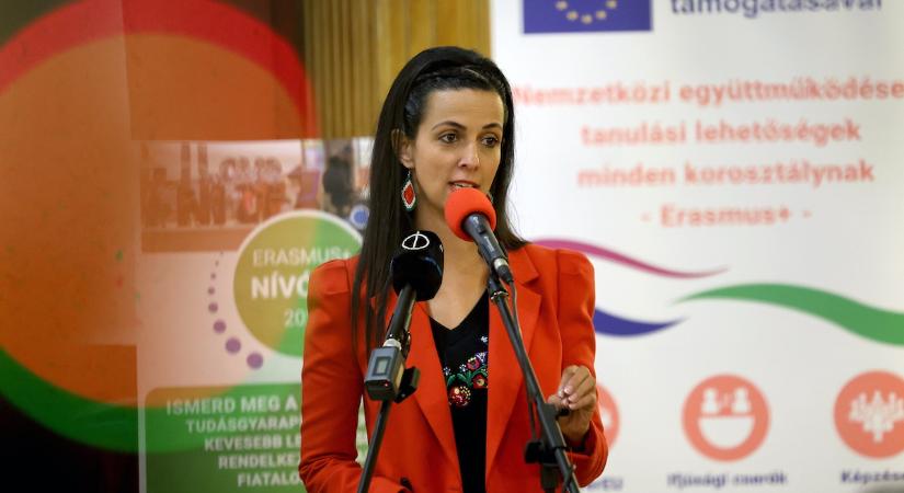 Reflektálni kell a digitalizációval járó veszélyekre