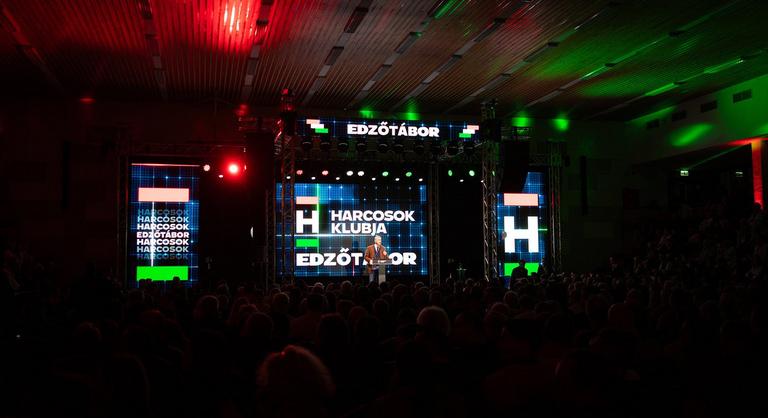 Másfél ezer harcossal edz Orbán Viktor a Zánkai Erzsébet táborban
