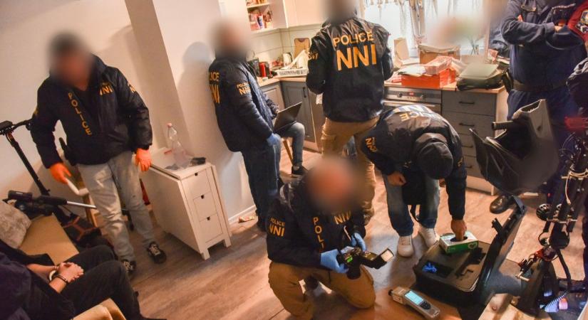 Bébiételként postázták a drogokat - videón, ahogy 460 rendőr csap le Magyarország-szerte