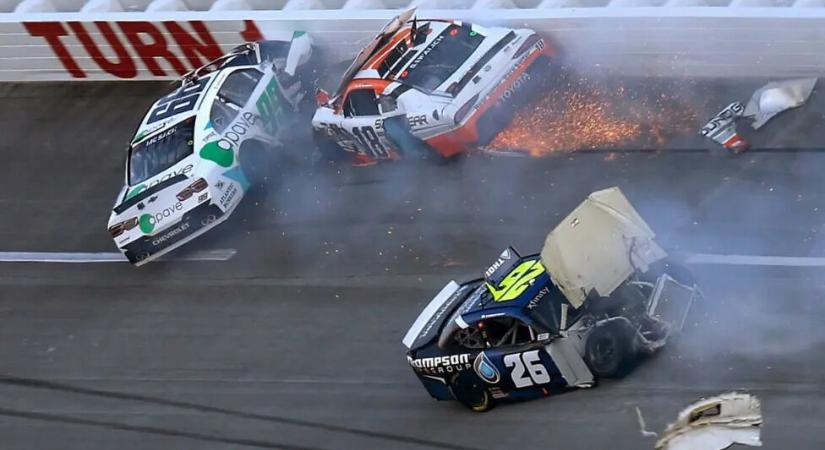 NASCAR: Mr. Superspeedway nyert, Sawalich kórházba került a nagy balesekkel teli talladegai futamon