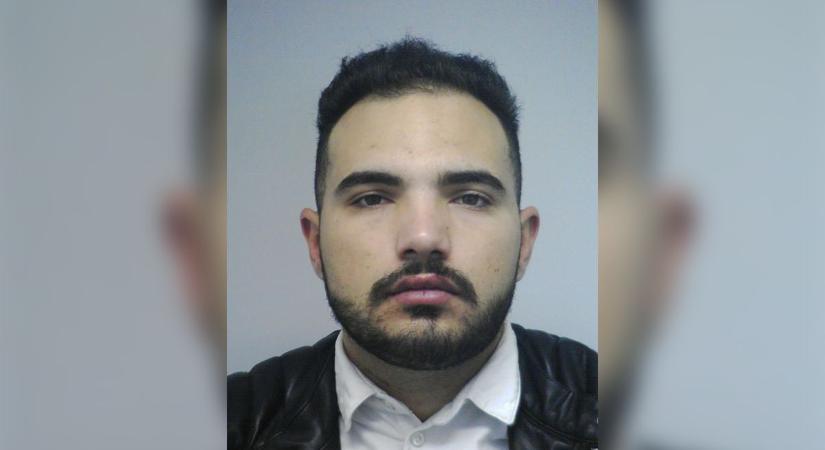 Hívja a rendőröket, ha látta ezt a férfit – nagyon veszélyes! Szexuális erőszak miatt keresik