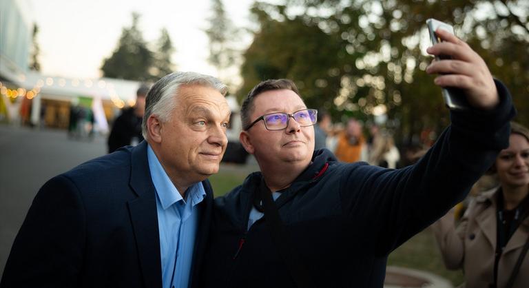 Orbán Viktor táborában összegyűlt a jobboldali sztárgárda