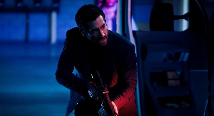 Mától otthonról nézheted: Jake Gyllenhaal zúzós akciófimje felkerült a streamingóriás katalógusába