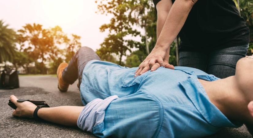 Újraélesztés: tízből négy szemtanú kezdi csak meg