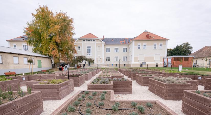 Okoskertet és bemutatóüzemeket nyitott a Széchenyi István Egyetem Mosonmagyaróváron