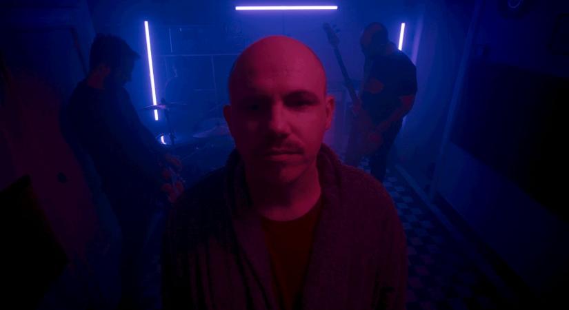 PREMIER: Valaki van a másik szobában – a Renton and the Error Jam új klippel jelentkezik (VIDEÓ)