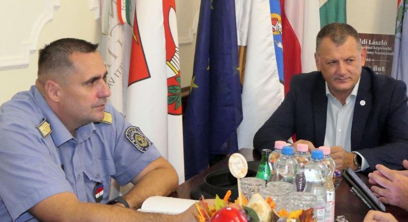 Fókuszban a lakosság biztonsága: összeült a tanács, erről volt szó