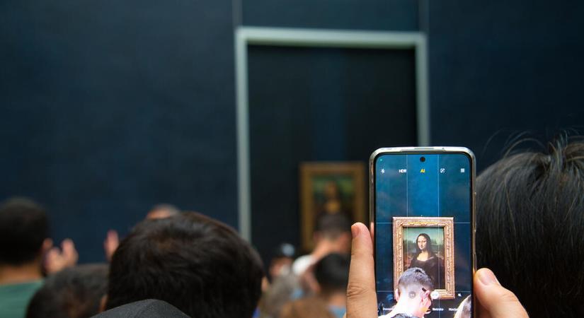 Kirabolták a Louvre múzeumot, vasárnapra be is zárt