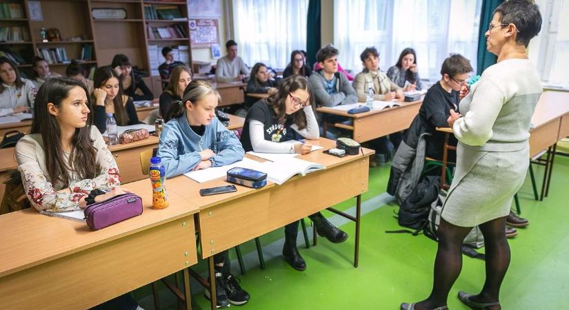 Már 6000 tanár keresete emelkedett egymillió forint fölé
