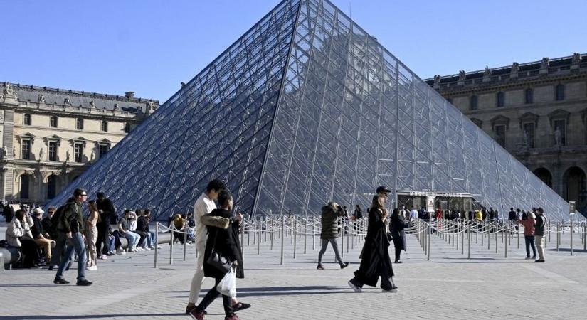 Rablás a Louvre-ban: ideiglenesen bezárt a világhírű múzeum