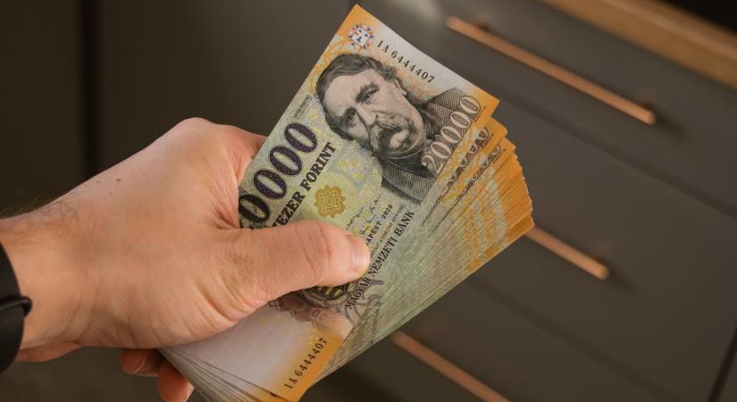 Ebben a városban 26 ezer forintot kapnak karácsonyra a nagyon alacsony nyugdíjjal rendelkezők