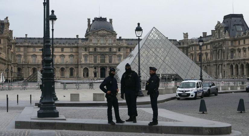 Láncfűrészes ékszerrablás a Louvre-ban: Párizs kellős közepén csaptak le a tolvajok – bezárta kapuit a világ egyik legnagyobb múzeuma