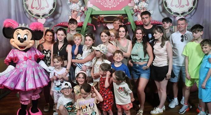 Megbüntették a 22 gyerekes brit szülőket, amiért a Disney Worldbe vitték gyerekeiket iskola helyett
