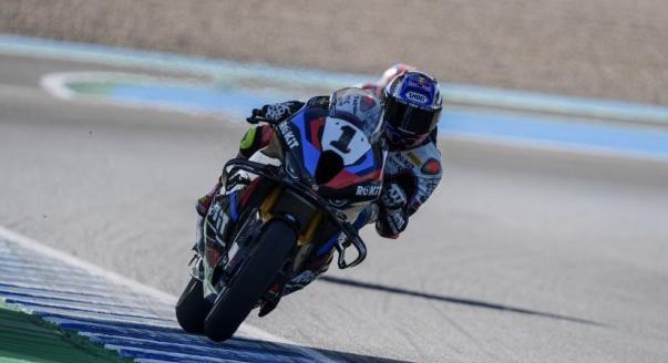 WSBK: Bulega-tripla és kilökés ellenére is Razgatlioglu a világbajnok