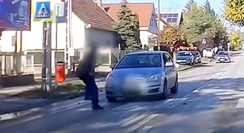 Fékezés nélkül gázolta el a gyalogost Fóton