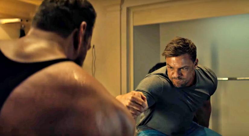 Alan Ritchson szerint akármennyire is szeretjük Reachert, egy valamit azért ne higgyünk el neki minden további nélkül