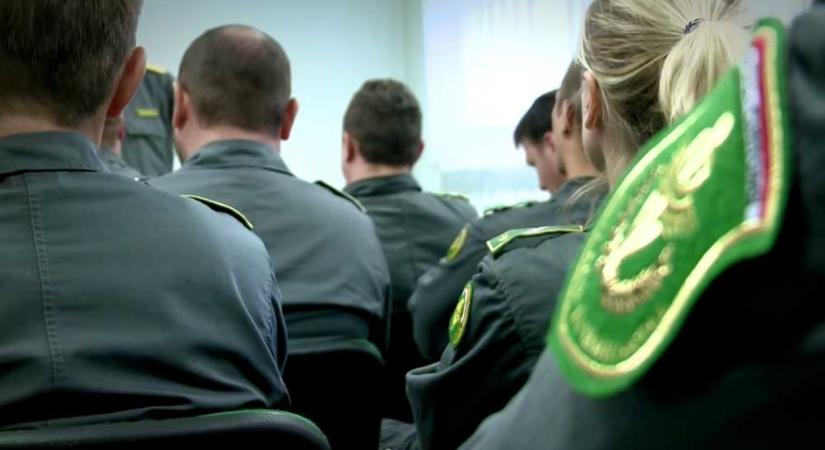Országos razziát tart a NAV: virágárusokat, autókereskedőket és építkezéseket is ellenőriznek a pénzügyőrök – itt a lista