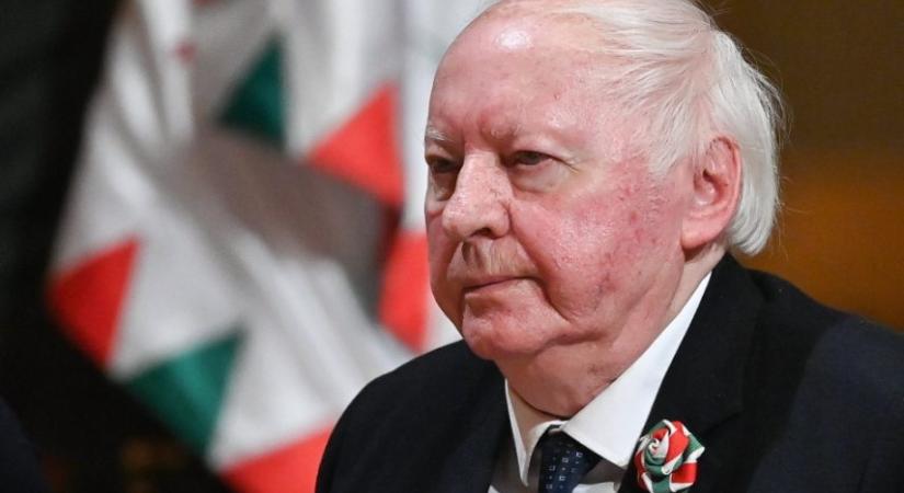 Meghalt Ágh István költő