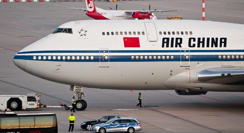 Kényszerleszállást hajtott végre az Air China repülőgépe, mert kigyulladt egy akkumulátor