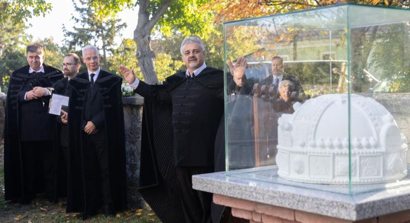 Dr. Bikádi László Károly három évtizedes lelkipásztori szolgálatát ünnepelték (galéria, videó)