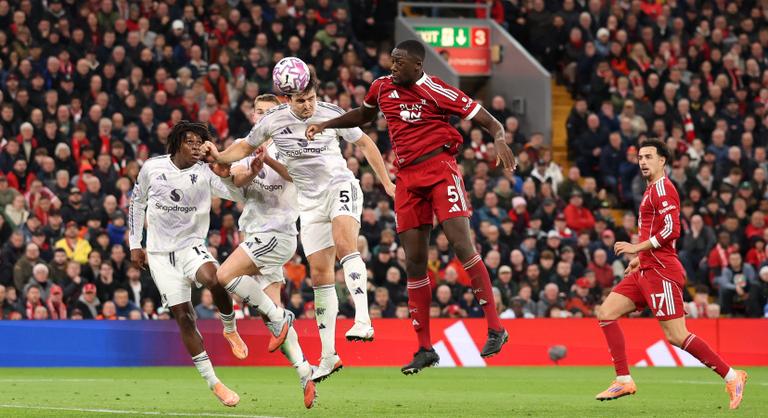 Harry Maguire lett a Liverpool végzete, sorozatban negyedszer győzték le Szoboszlaiékat