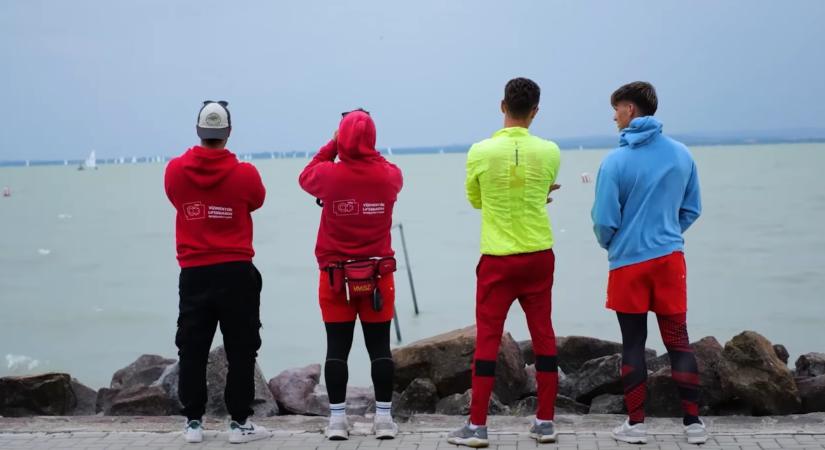 Már a vízimentőknek is négy évszakos a Balaton – megérkeztek a legfontosabb idei, hazai Baywatch-adatok