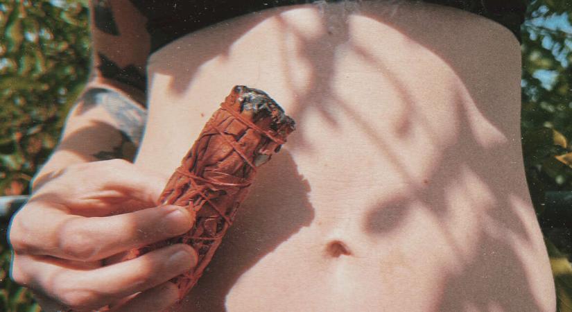 Szabó Anna Eszter: Már tudom, nem vagyok őrült. Csak endometriózisom és PMDD-m van.