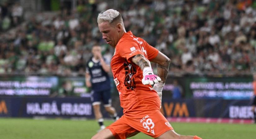 Fellökte a labdaszedőt a Fradi kapusa, botrányosan ért véget derbi