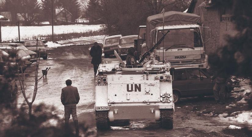 Kamerával a határ túlsó oldalán – döbbenetes fotók a háborúról (KÉPGALÉRIA)