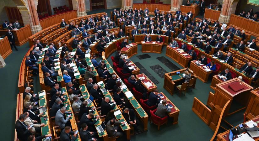Orbán Viktor is sok kérdést fog kapni a parlamenti ülésen
