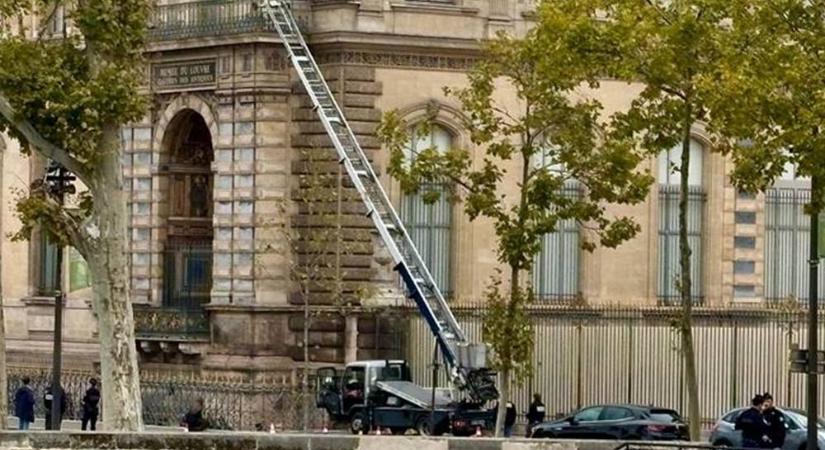 Ékszert loptak láncfűrészes tolvajok a párizsi Louvre-ból