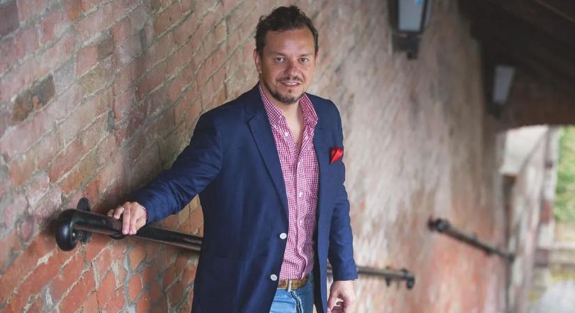 Nacsa Olivér a Zebra Digitális Polgári Körről: "a humor egy remek fegyver"