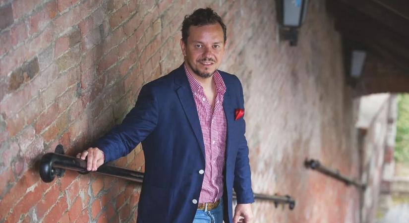 Nacsa Olivér a Zebra DPK-ról: „a humort jól értő csapat verődött össze”