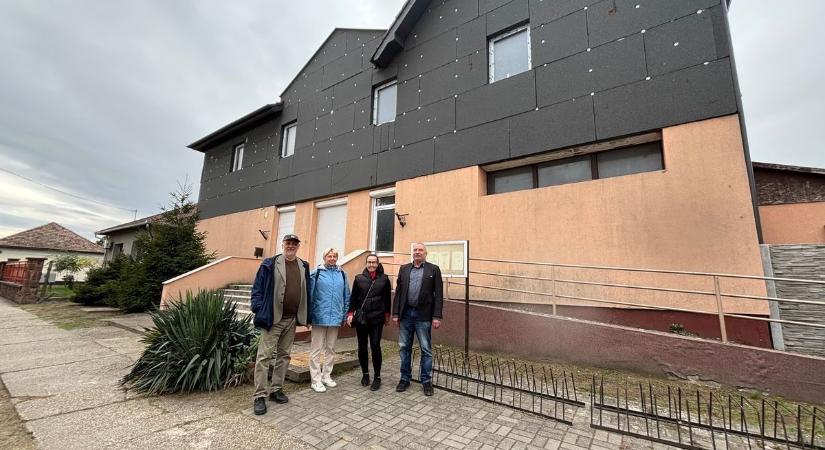 Egész Törtel erre várt már jó ideje: elindult a munka az épületen