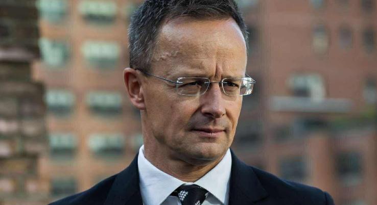 Szijjártó Péter: ma durva nap lesz Luxembourgban