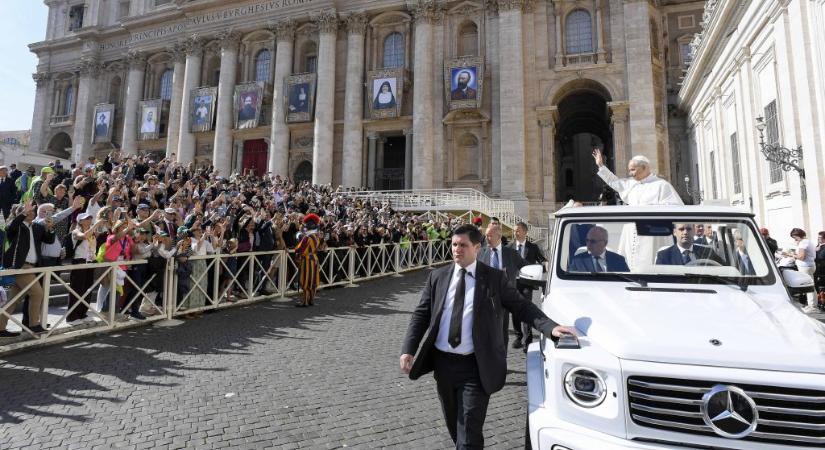 A békére szólított fel XIV. Leó pápa, majd felavatta Pápua Új-Guinea első szentjét