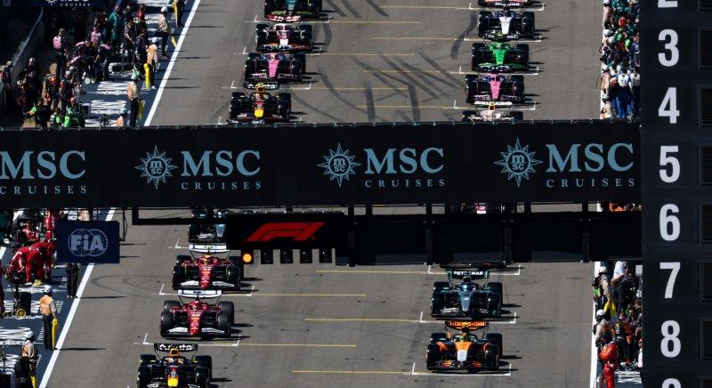 Furcsa dolog miatt kapott pénzbírságot a Red Bull F1-es csapata
