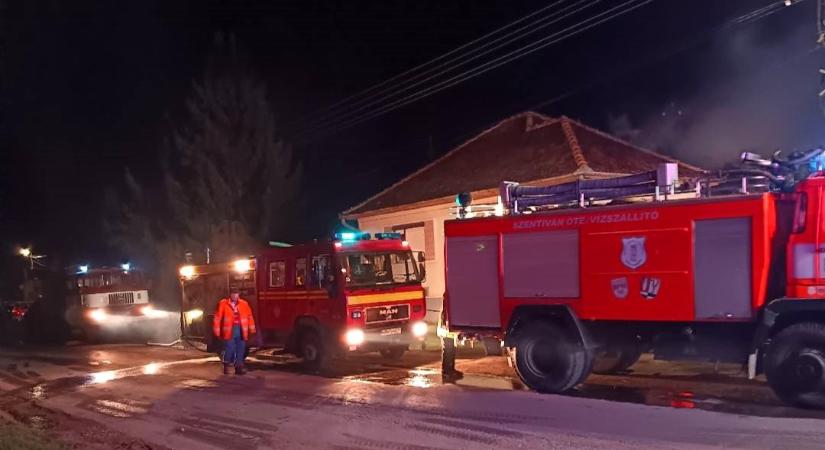 Kemencétől kapott lángra egy családi ház a Hargita megyei Homoródszentpálon