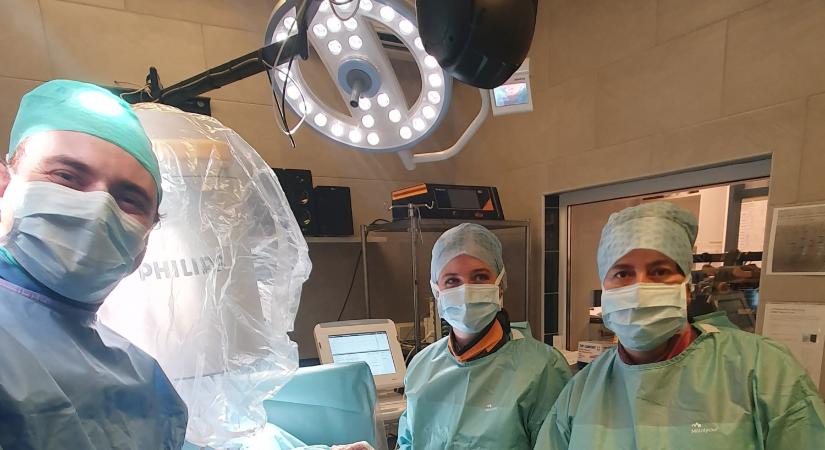 Személyre szabott pacemakert kapott egy beteg Pécsett